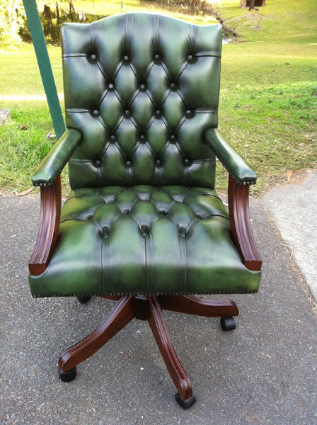 Chesterfield Gainsborough Swivel Chair
