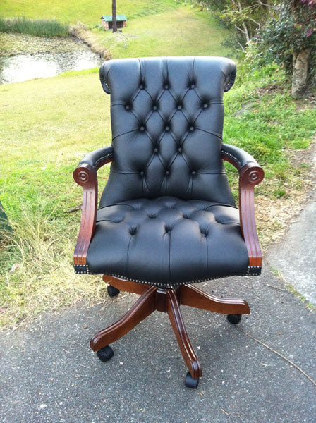 Chesterfield Admiral Swivel Chair