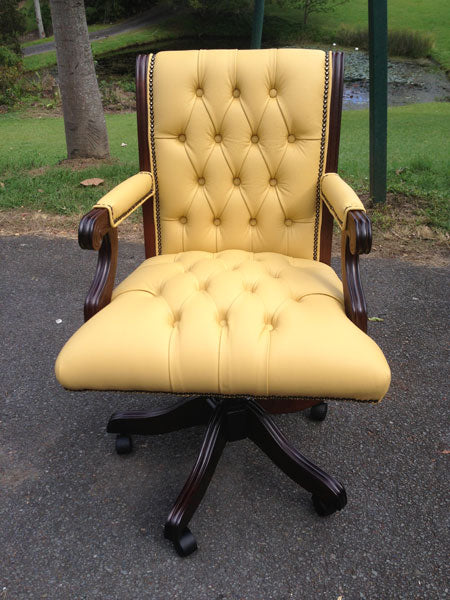 Chesterfield London Swivel Chair