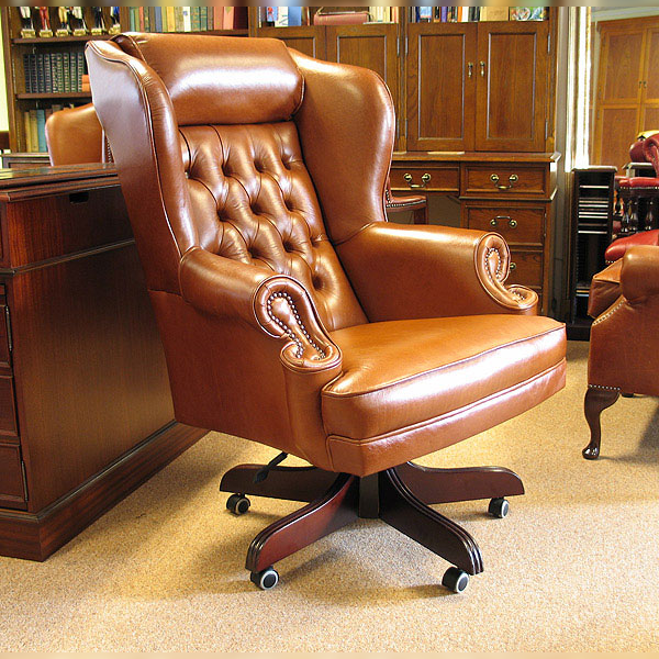 Chesterfield Chairman Swivel Chair
